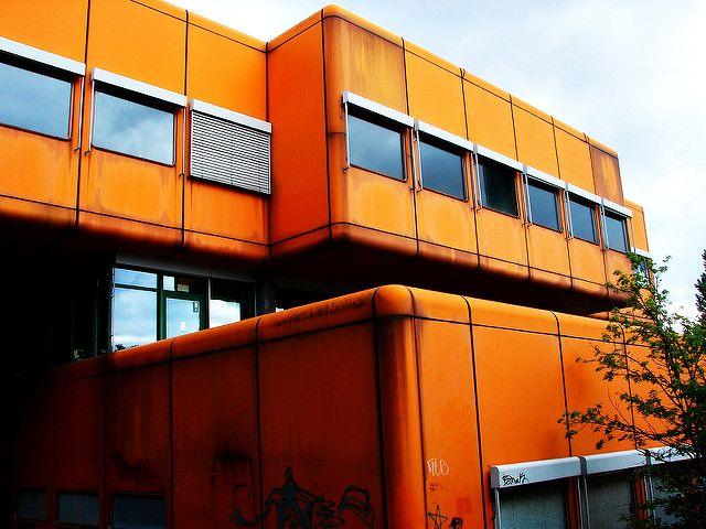 Alt-text is missing.