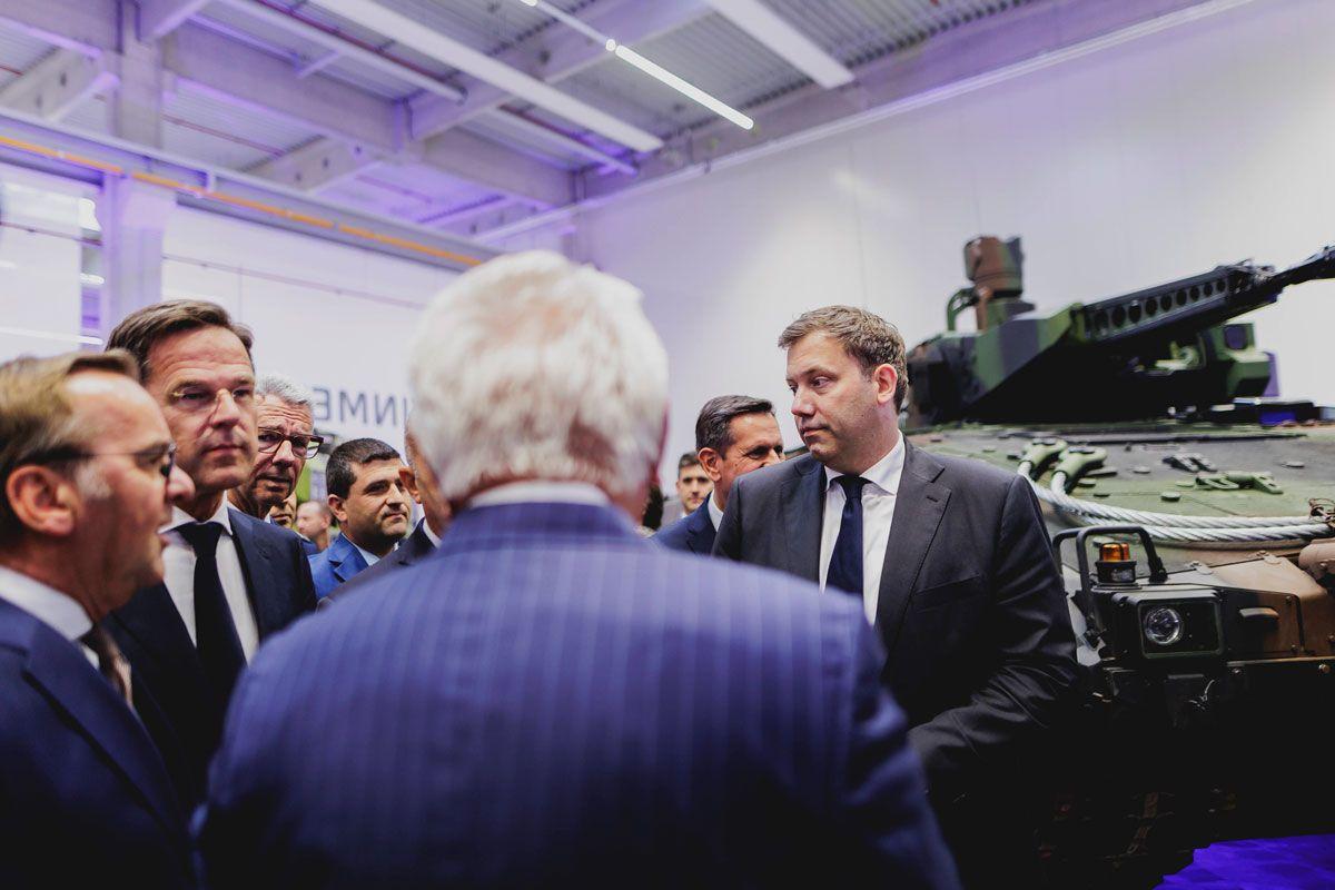 Alt-text is missing.