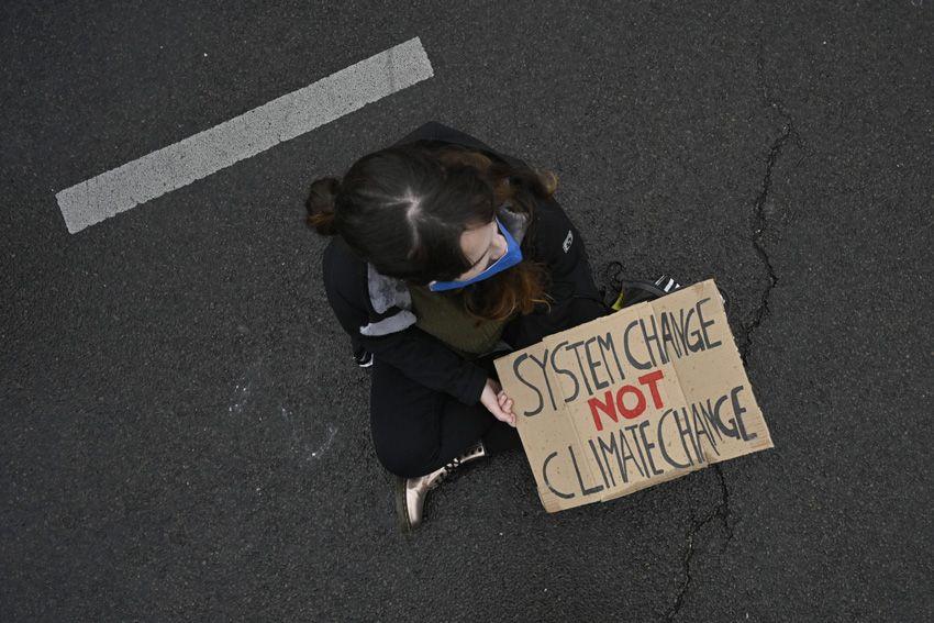 Alt-text is missing.