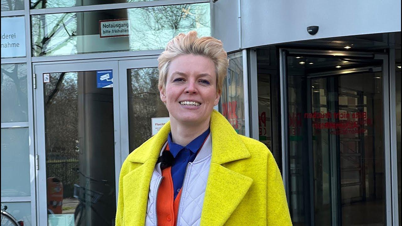 Alt-text is missing.