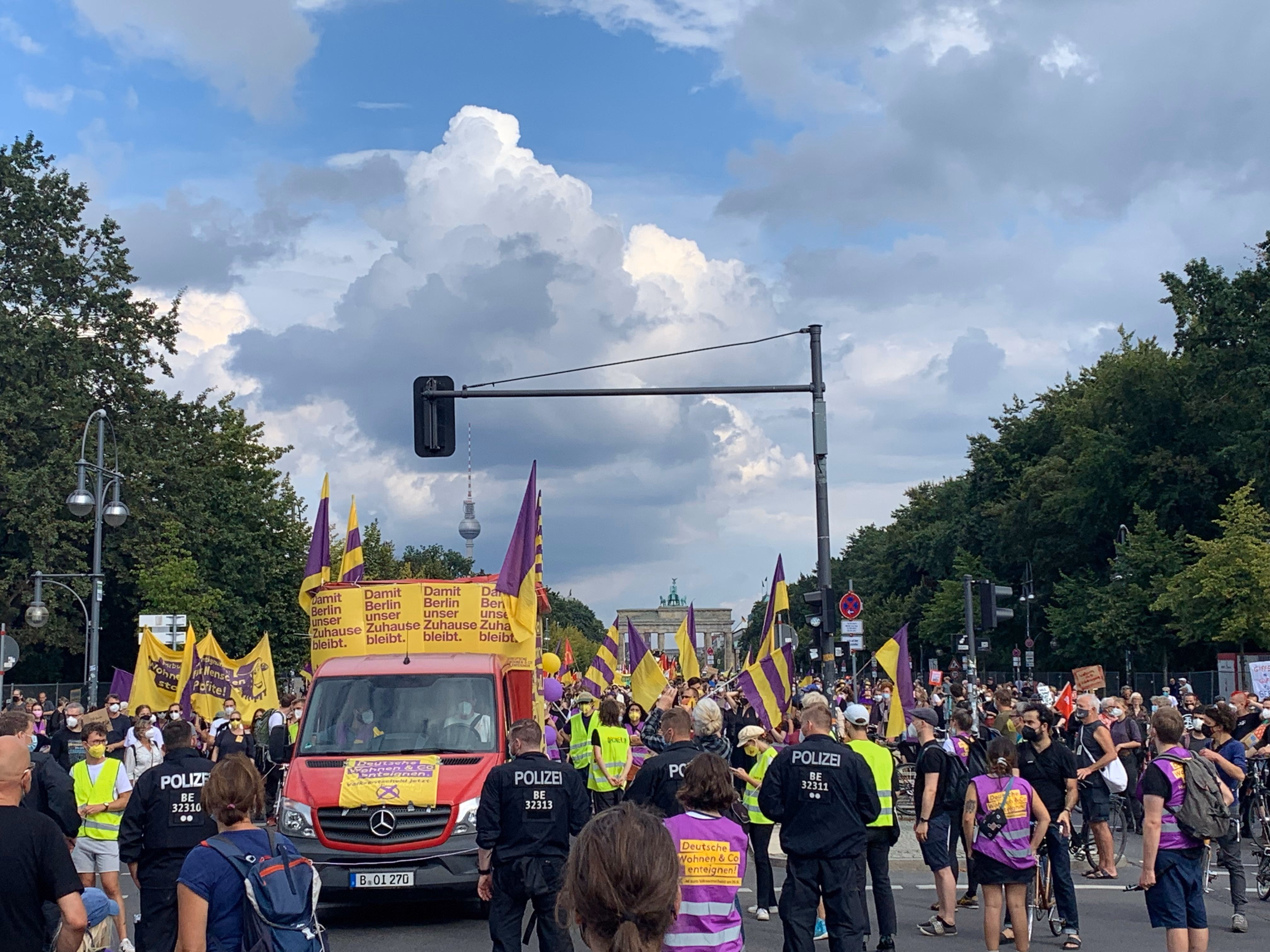 Demo der Initiative Volksentscheid Deutsche Wohnen Enteignen 2021