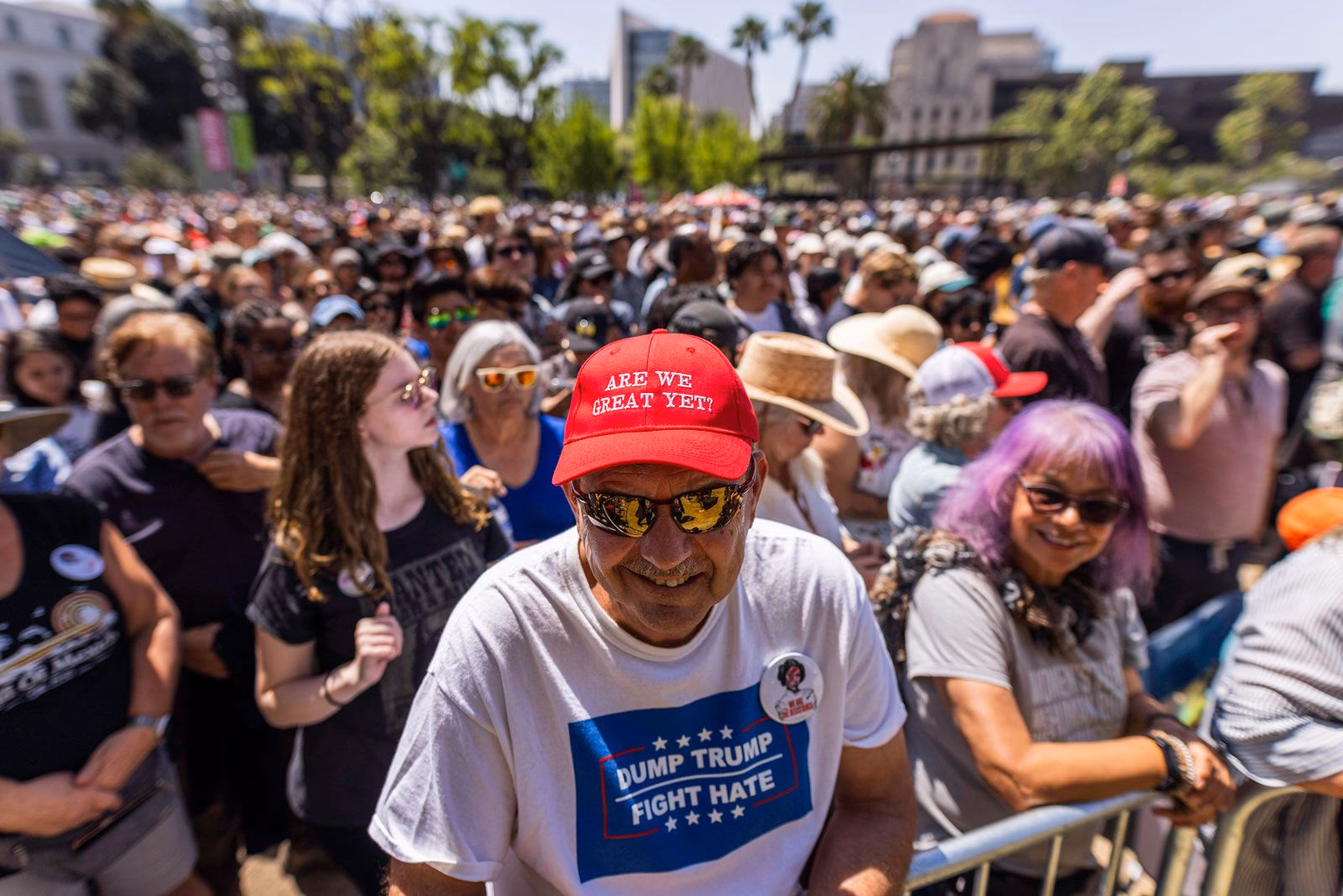 Fight Oligarchy Rally in Los Angeles am 12. April 2025 J.W. Hendricks