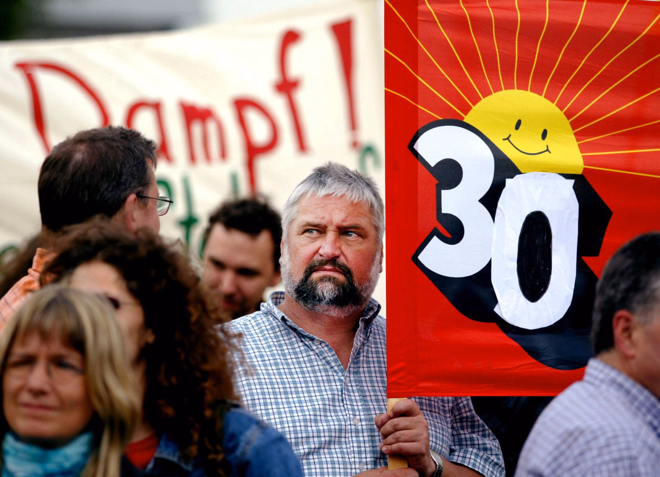 IG-Metall Demonstration vor dem Siemenswerk Kirchheim, 2004.