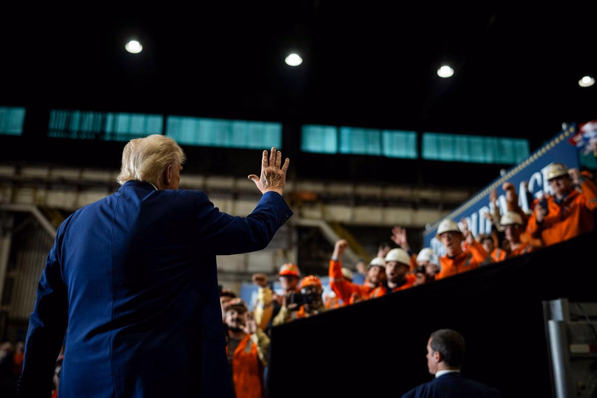 Trump bei einem Besuch im Werk Irvin Works der US Steel Corporation am 30. Mai 2025 in West Mifflin, Pennsylvania.