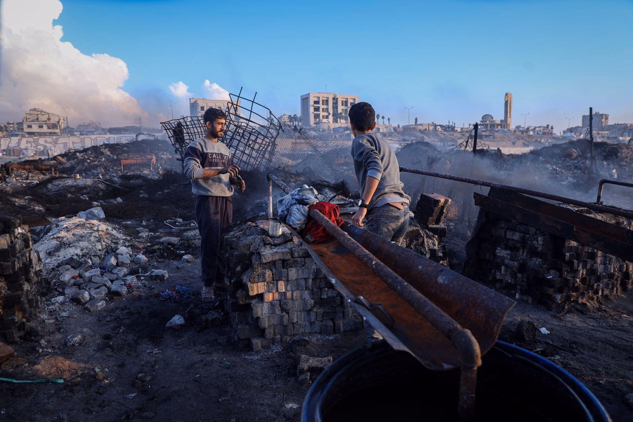 Kraftstoffherstellung aus Plastikabfällen, Gaza-Stadt, 13. November 2025