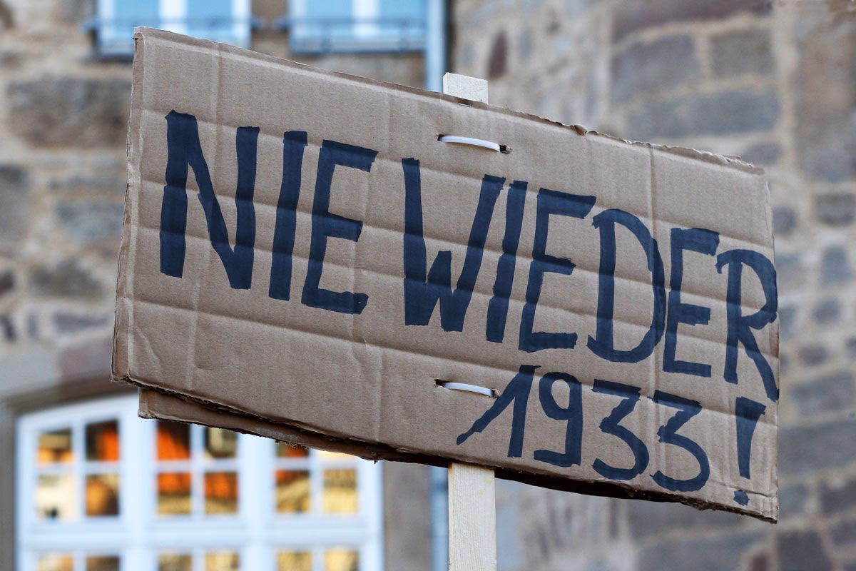 Schild auf einer Demo gegen Rechtsextremismus in Witzenhausen am 27. Januar 2024.