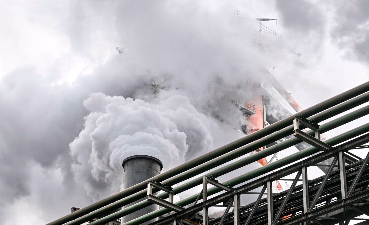 ArcelorMittal Werk in Gent, Belgien. Das weltgrößte Stahl-Unternehmen hat seine ursprünglichen Transformationspläne zur Dekarboniserung der Stahlproduktion trotz eingestampft und dafür auf Milliardenförderung verzichtet.
