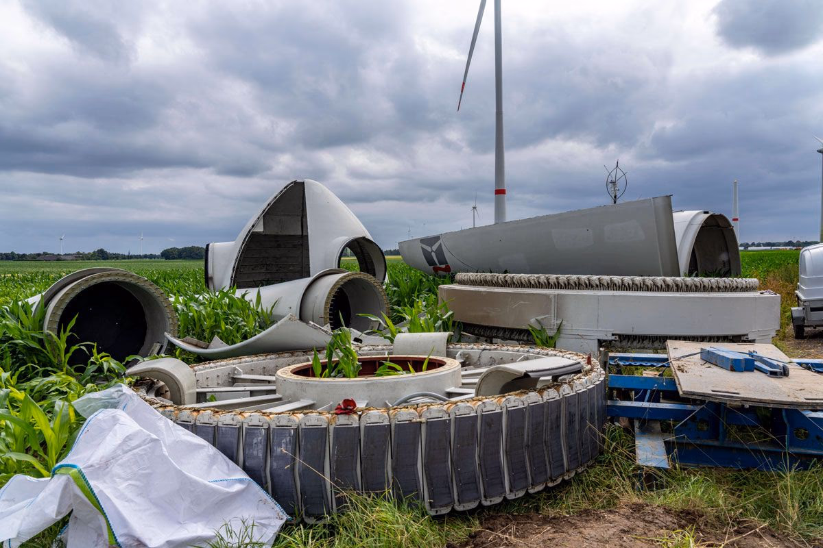 Stürmische Zeiten für grünes Kapital. Demontierte Windkraftanlage in einem Windpark bei Issum (NRW).