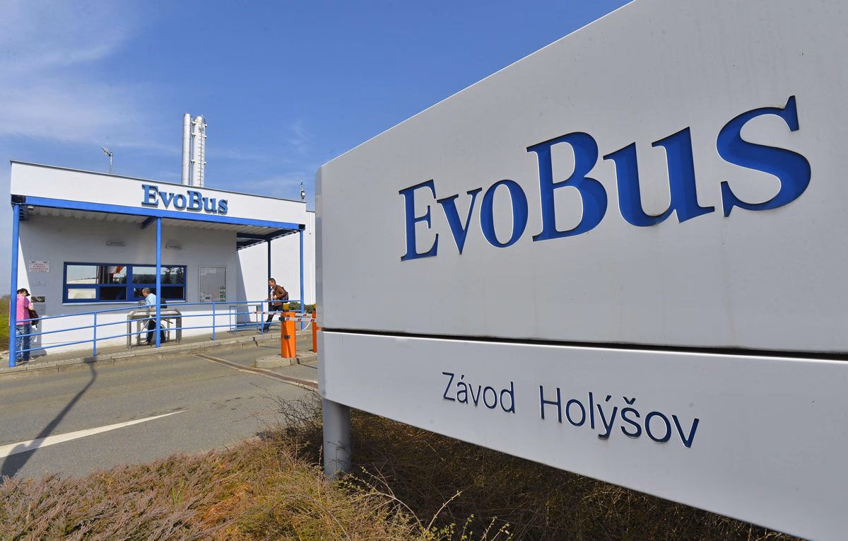 Evobus-Werk im tschechischen Holysov. Der Konzern plant, den Stadtbusrohbau in Mannheim bis 2030 komplett aufzugeben und hierher zu verlagern, um so Lohnkosten zu sparen.